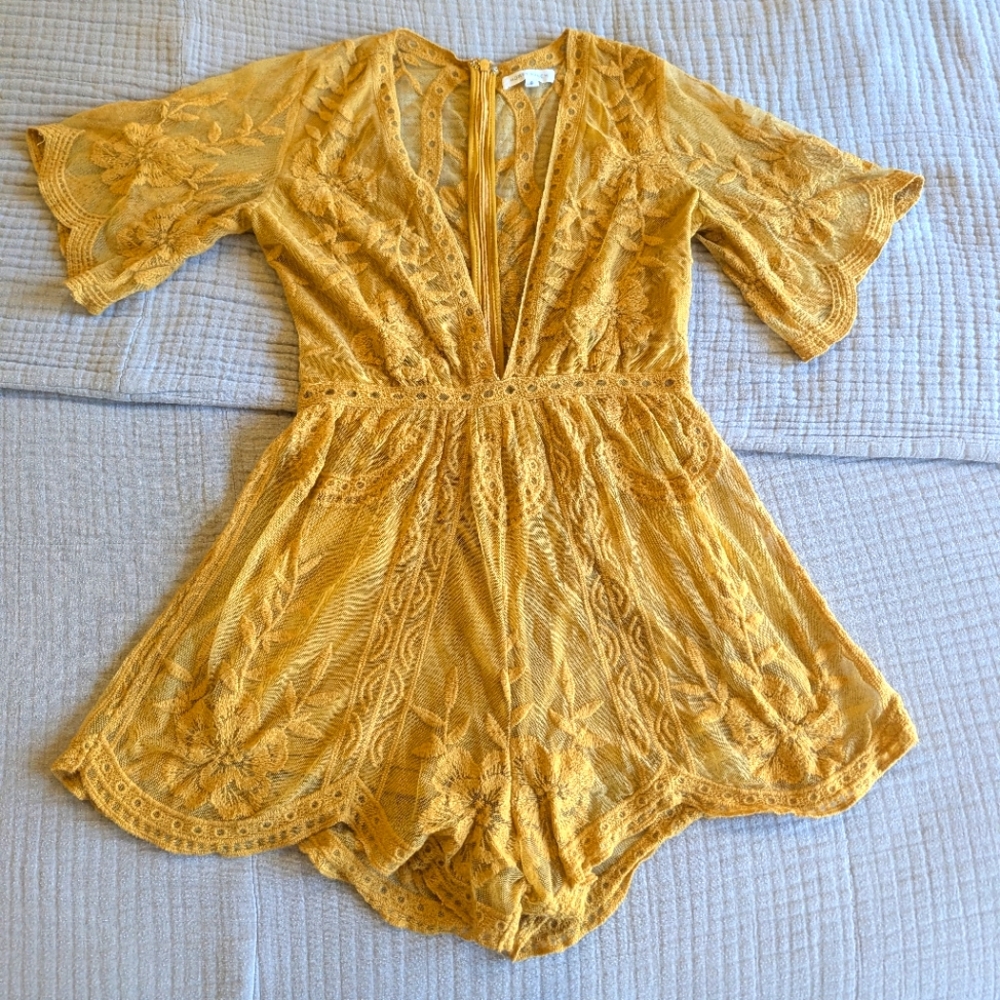 Honey Punch Deep V-Neck Yellow Mustard Gold Sheer Embroidered Lace Romper Small